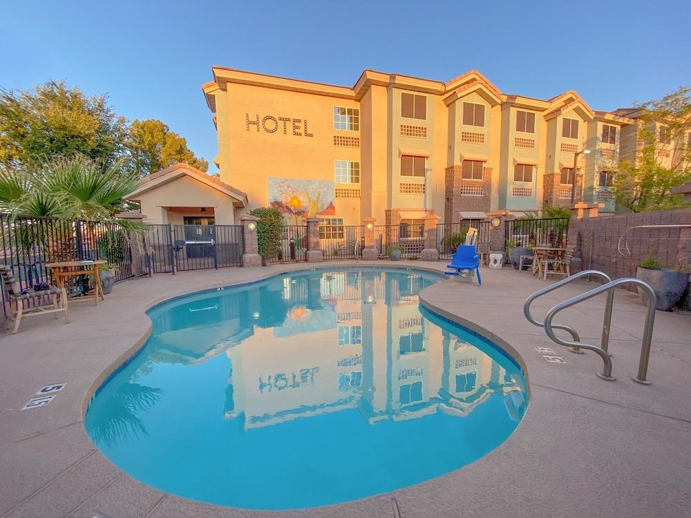 Hotel La Quinta & By Wyndham University, Phoenix 2*