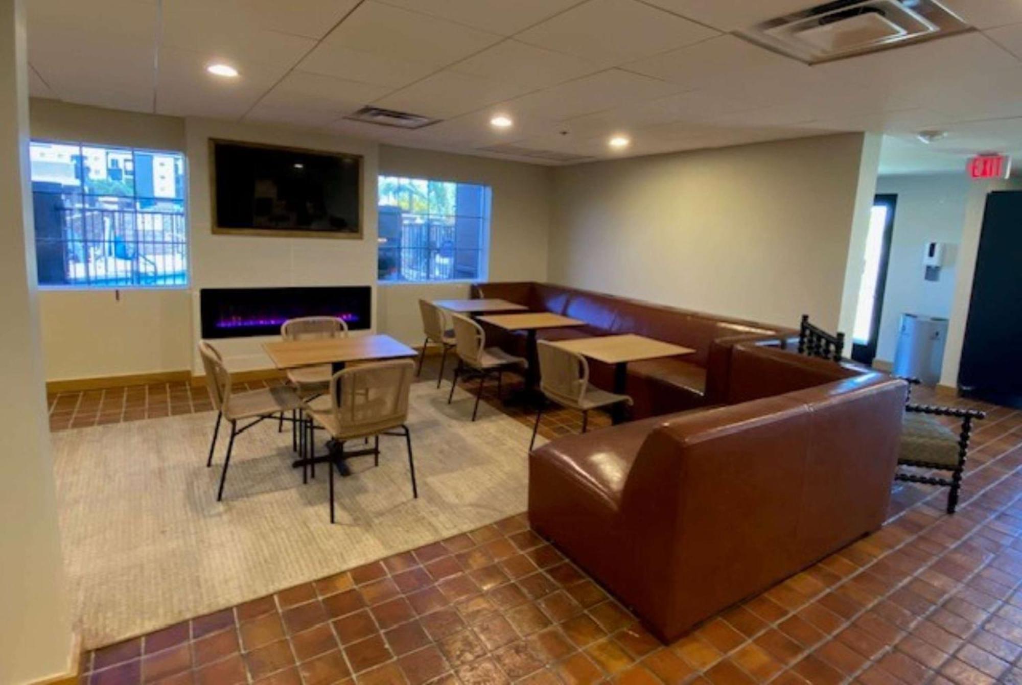 La Quinta & By Wyndham University, Phoenix 2*