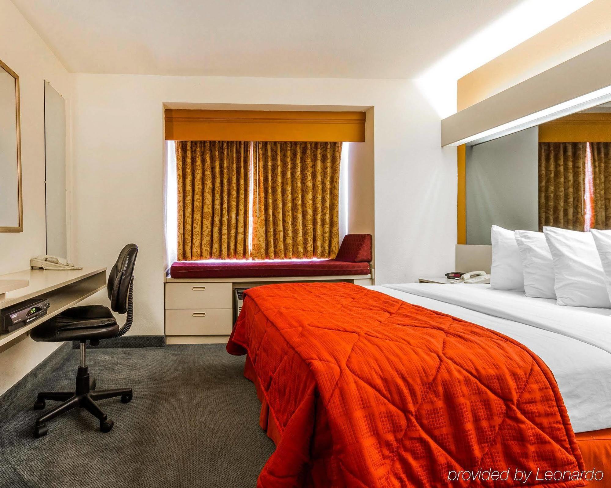 La Quinta & By Wyndham University, Phoenix 2*
