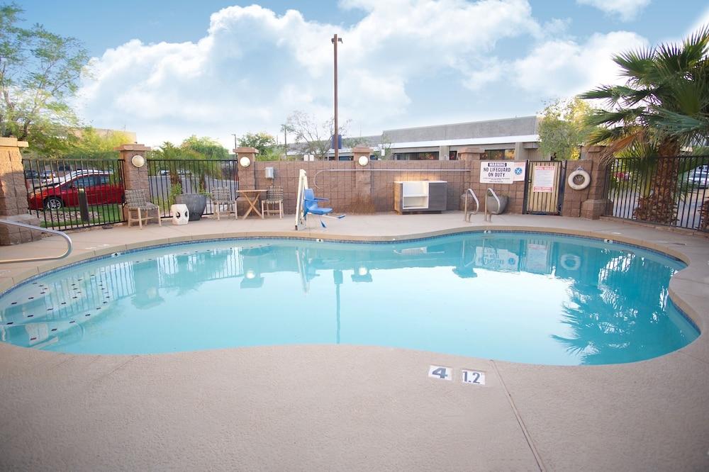La Quinta & By Wyndham University, Phoenix 2*